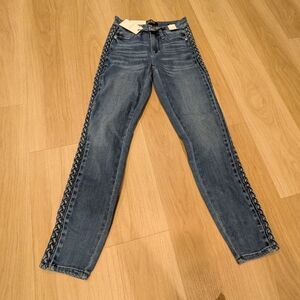 NWT Judy Blue Braided Side Relaxed Fit Mide Rise Size 0-24